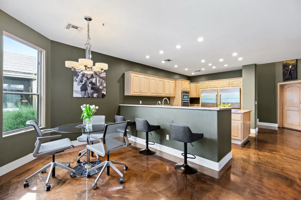 Breakfast nook and bar seating